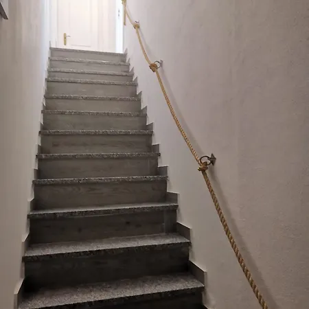 Old Town House * 로리냐